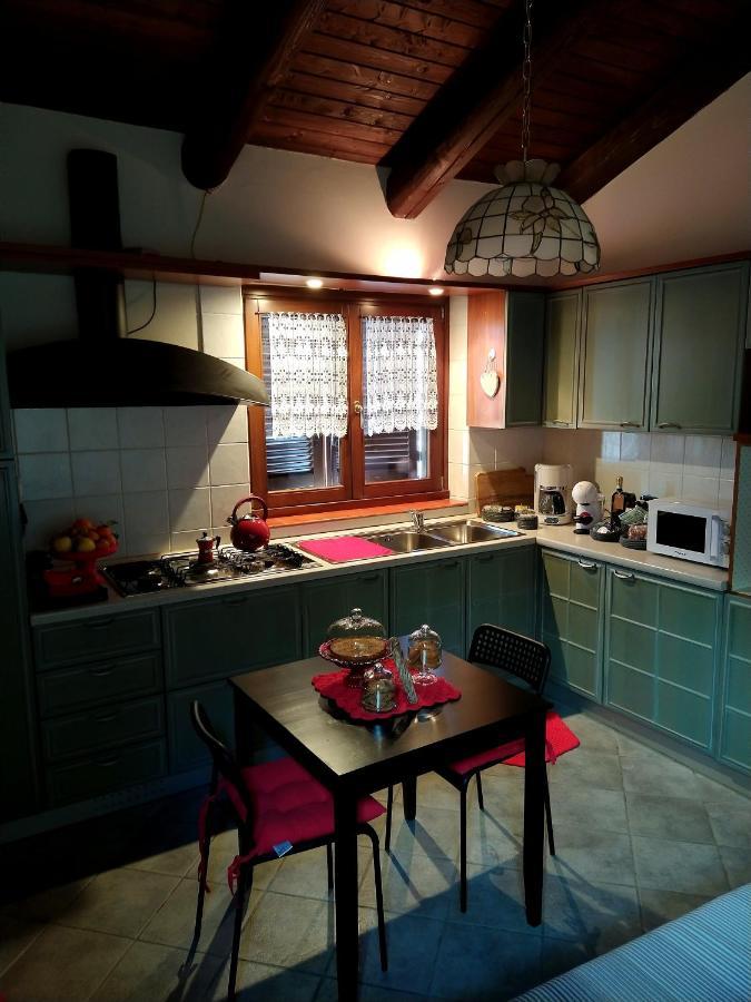 منزل الضيف Monforte dʼAlba  في Cascina Roella المظهر الخارجي الصورة