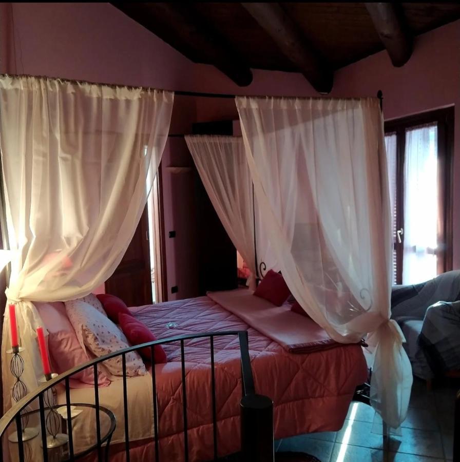 منزل الضيف Monforte dʼAlba  في Cascina Roella المظهر الخارجي الصورة