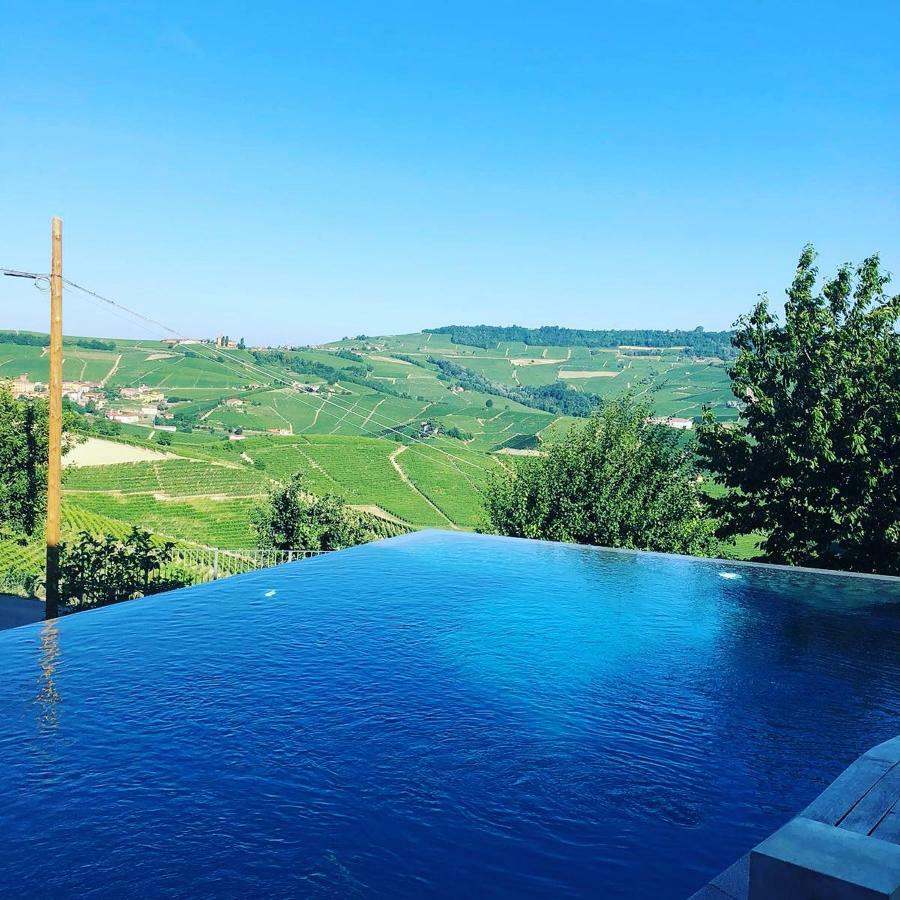 منزل الضيف Monforte dʼAlba  في Cascina Roella المظهر الخارجي الصورة