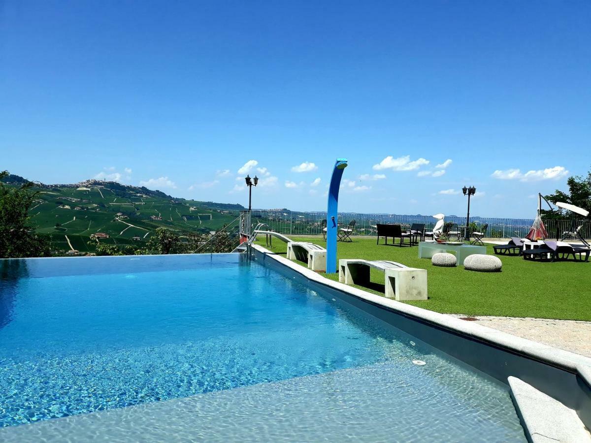 منزل الضيف Monforte dʼAlba  في Cascina Roella المظهر الخارجي الصورة