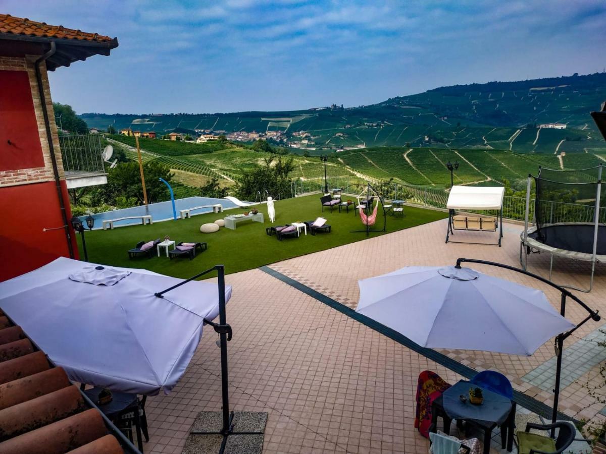 منزل الضيف Monforte dʼAlba  في Cascina Roella المظهر الخارجي الصورة
